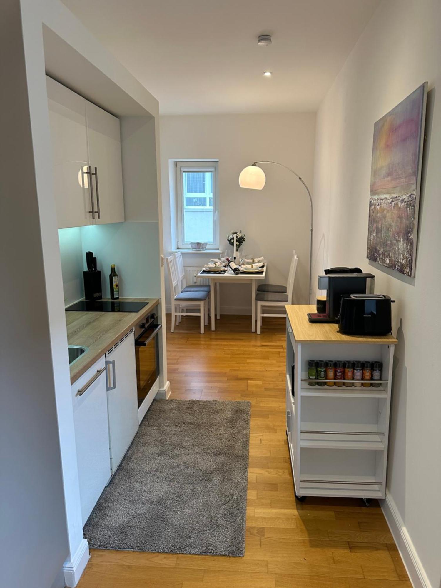 Bella Casa - Business&Family, 100M Zum Konzerteingang Schloss, Parkplatz, Smarttv, Netflix, Waschmaschine, 24H Checkin, 36Qm, Ap 12 Ludwigsburg Exterior photo