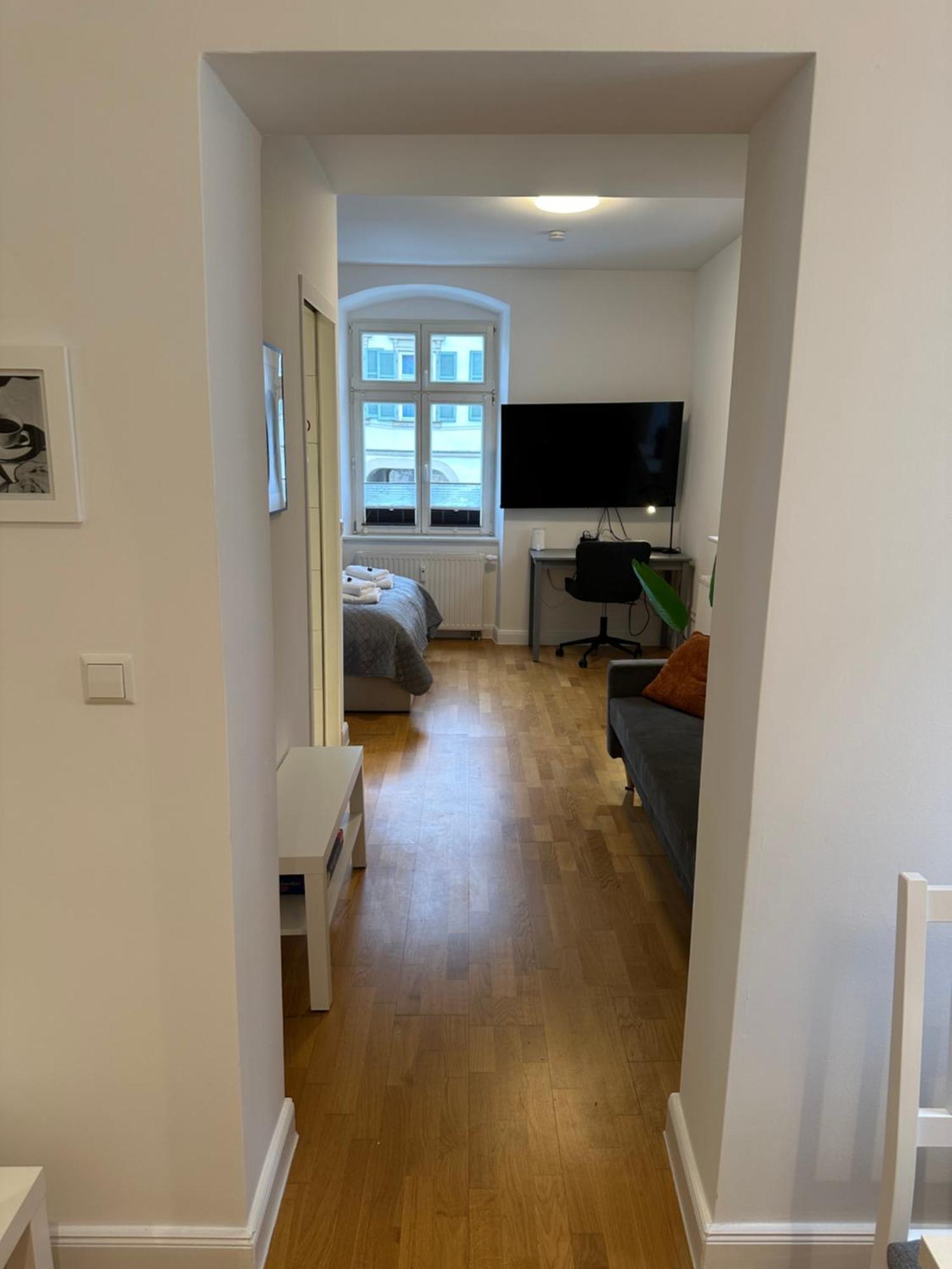 Bella Casa - Business&Family, 100M Zum Konzerteingang Schloss, Parkplatz, Smarttv, Netflix, Waschmaschine, 24H Checkin, 36Qm, Ap 12 Ludwigsburg Exterior photo